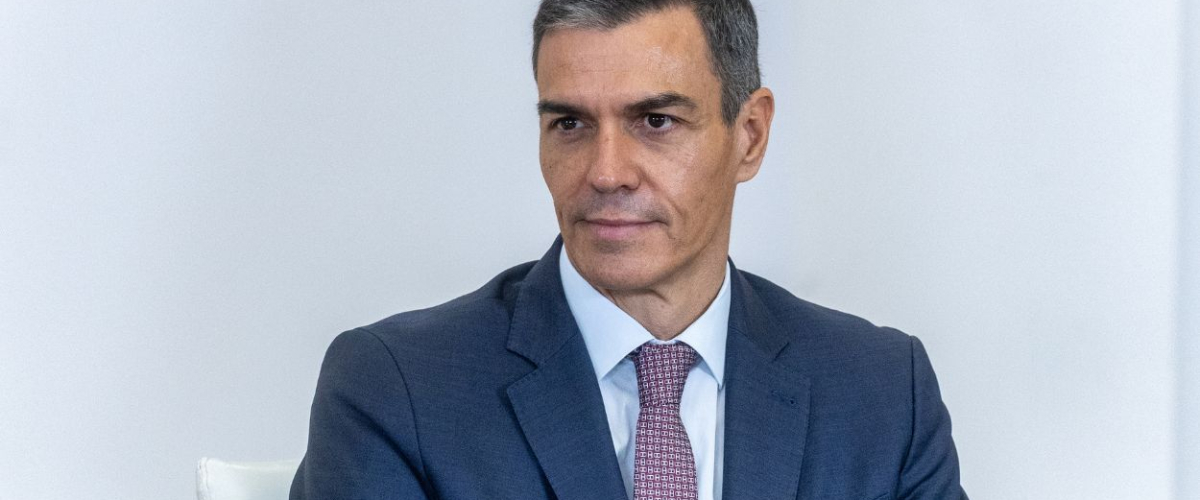 No es digno de representar a la ciudadanía No es digno de representar a la ciudadanía