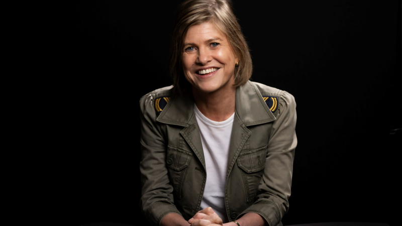 Clare Leslie Hall, autora de 'La tierra herida' ©Oli Green