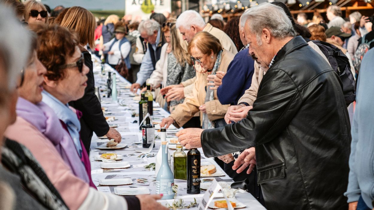 Desayuno olivarero en la Fiesta del Primer Aceite de Jaén. EP