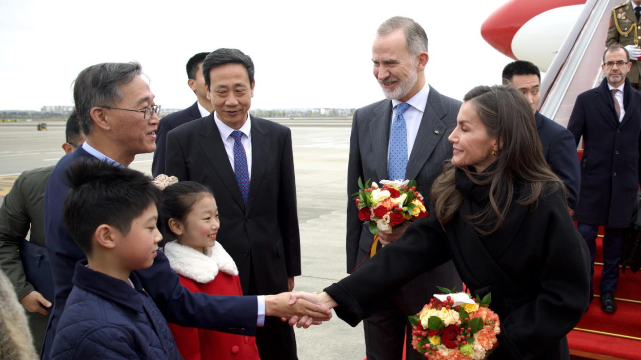 El rey Felipe VI tiende puentes empresariales con China y ofrece España como un socio fiable. EP.