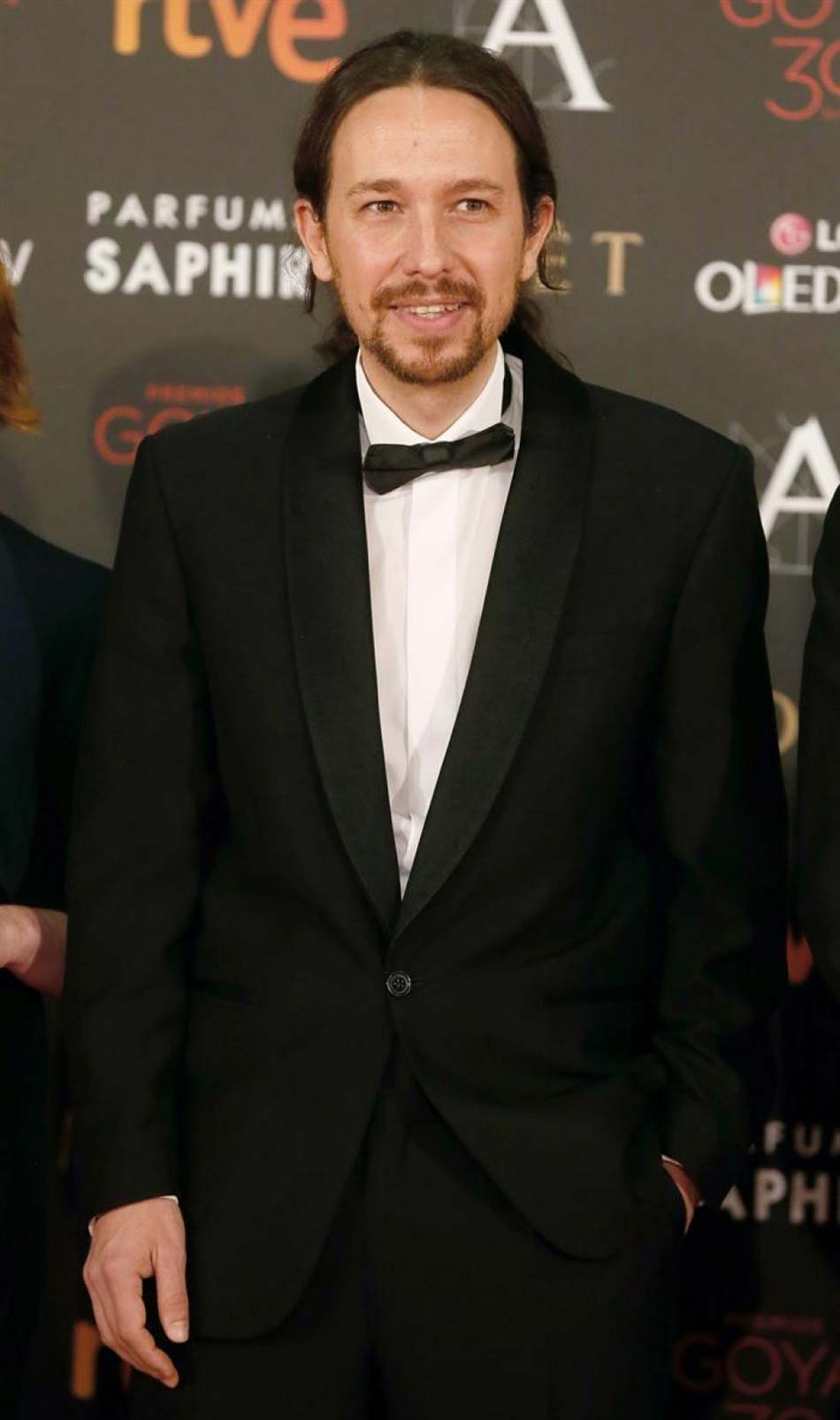 Pablo Iglesias vestido de esmoquin en la gala de los premios Goya