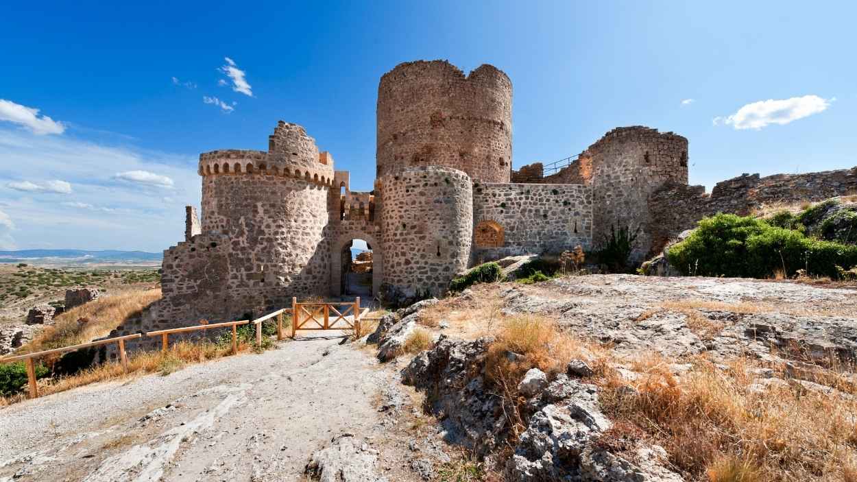Muralla medieval de Moya, Cuenca. 