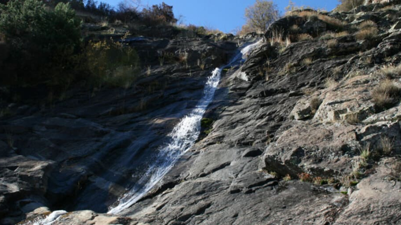 Aguas del arroyo del Chorro, en Navarredonda y San Mamés Aguas del arroyo del Chorro, en Navarredonda y San Mamés