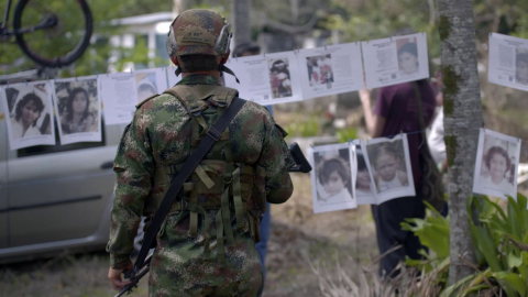 Cuarenta años después, los "niños perdidos" de Armero siguen buscando su origen entre las cenizas del volcán: "Tienen poder para callar"