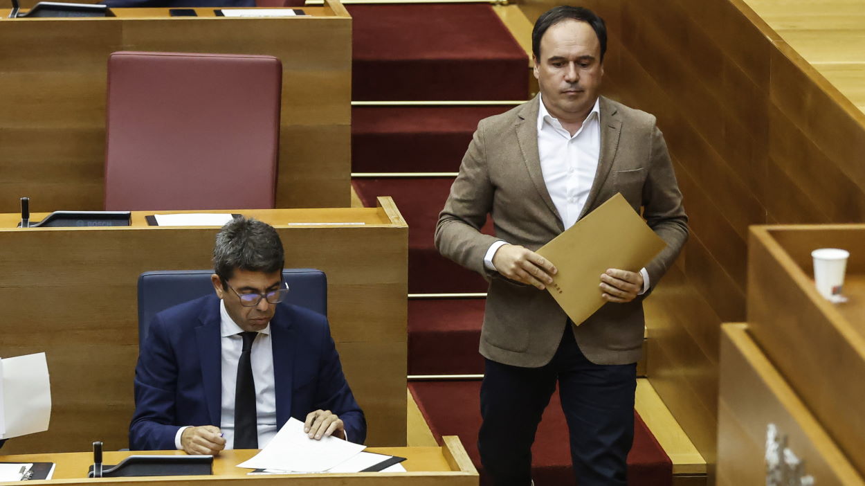 Las víctimas de la DANA rechazan a "sustituto Pérez" y reclaman elecciones: "Es una imposición de Vox". EP.