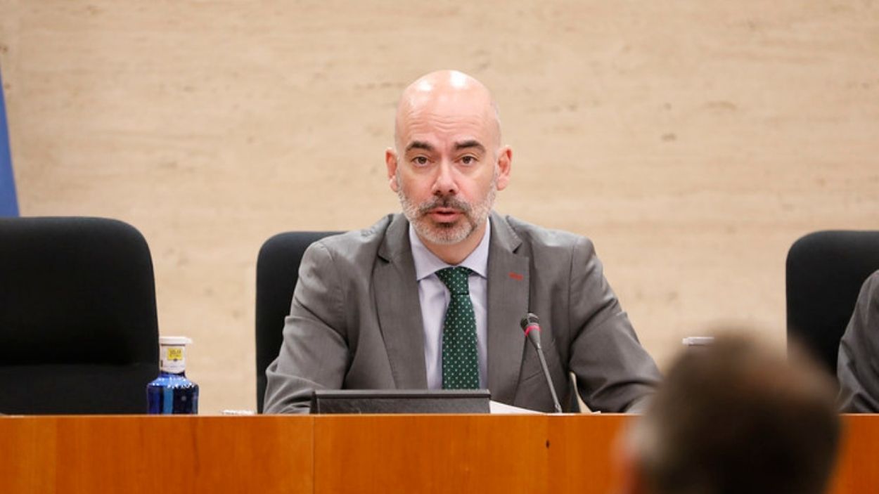 Íñigo Cortázar, director general de Recursos Humanos del SESCAM. Cortes de Castilla-La Mancha.