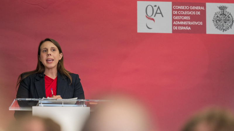 Paloma Esteban, cronista política de 'ABC', durante su participación en la jornada 'Democracias con latido'