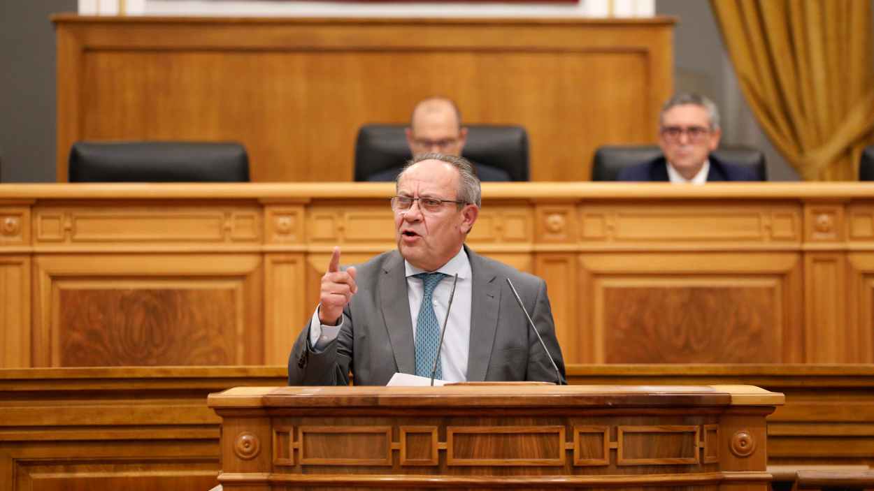 Imagen del consejero de Hacienda de Castilla-La Mancha, Juan Antonio Ruiz Molina. Cortes C-LM.