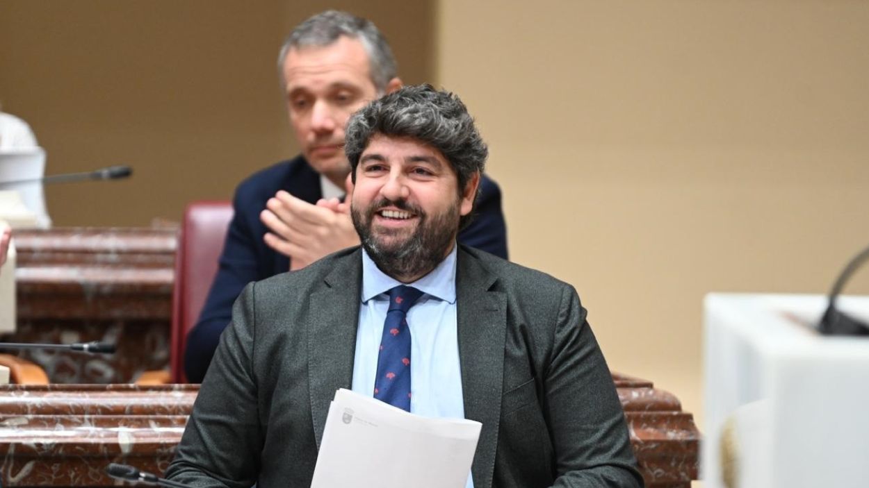 El presidente del Gobierno de Murcia, Fernando López Miras, en la Asamblea regional. EP.