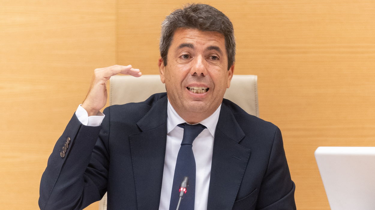 Mazón reconoce que ordenó a sus escoltas retirarse cuando acompañó a Vilaplana al parking. EP.