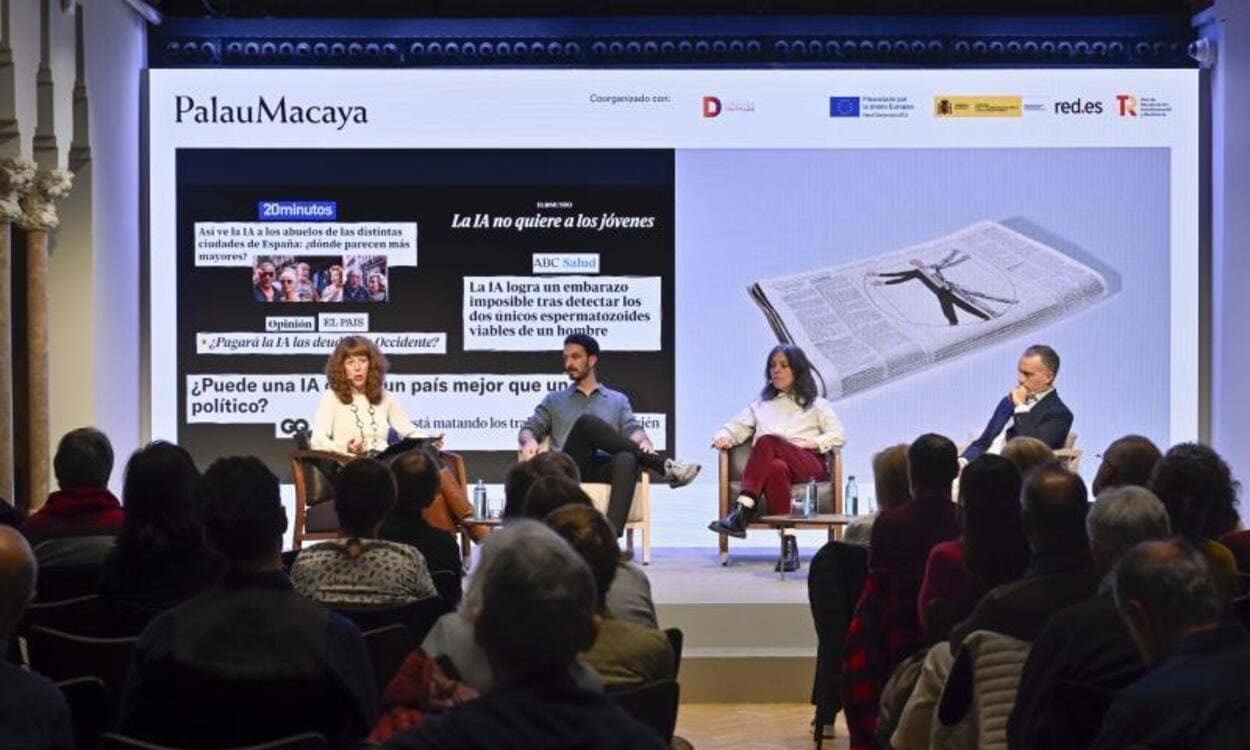 De izquierda a derecha: Olivia Blanchard, Carles Planas Bou, Marta Peirano, y Pablo Sanguinetti. Fundación ”la Caixa”