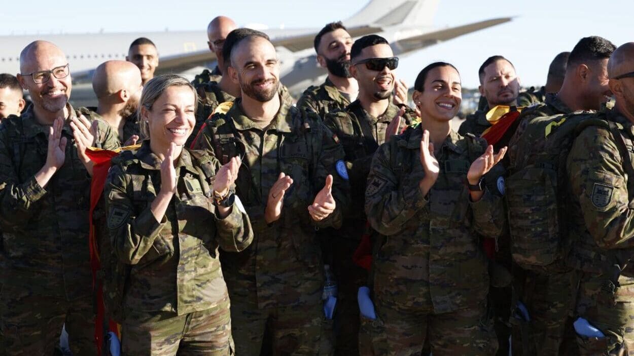 Varios militares, preparados para desplegarse en el exterior | Foto de Marco Romero/MDE