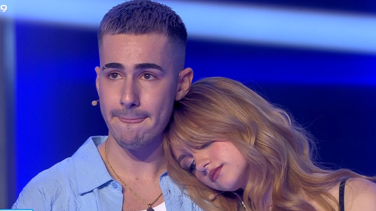 Guille Toledano y Lucía Casani en la gala 9 de OT 2025