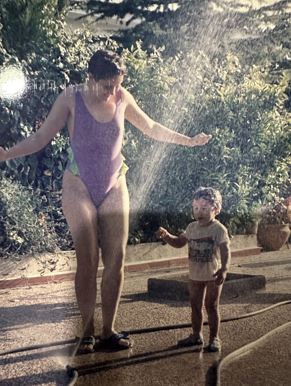Yaiza con su madre cuando era niña