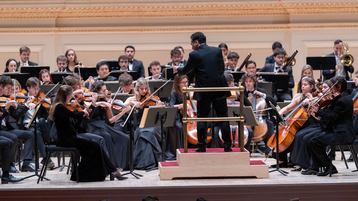Momento de la actuación de la Orquesta Reina Sofía en el mítico Carnegie Hall de Nueva York (Foto: Ángel Colmenares / EFE)