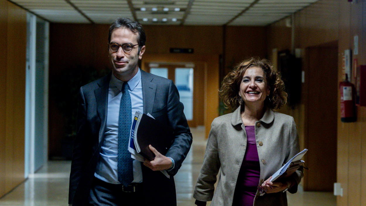 El Gobierno recupera la macroeconomía: mejora del PIB, techo de gasto para los Presupuestos y senda de déficit. EP.