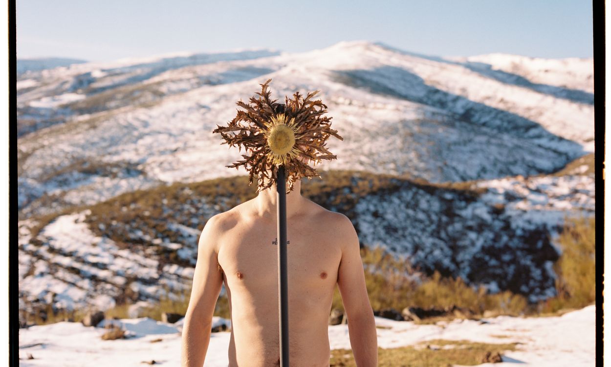 El artista bilbaino Vazkez durante el rodaje de Xirimiri. El artista bilbaino Vazkez durante el rodaje de Xirimiri.