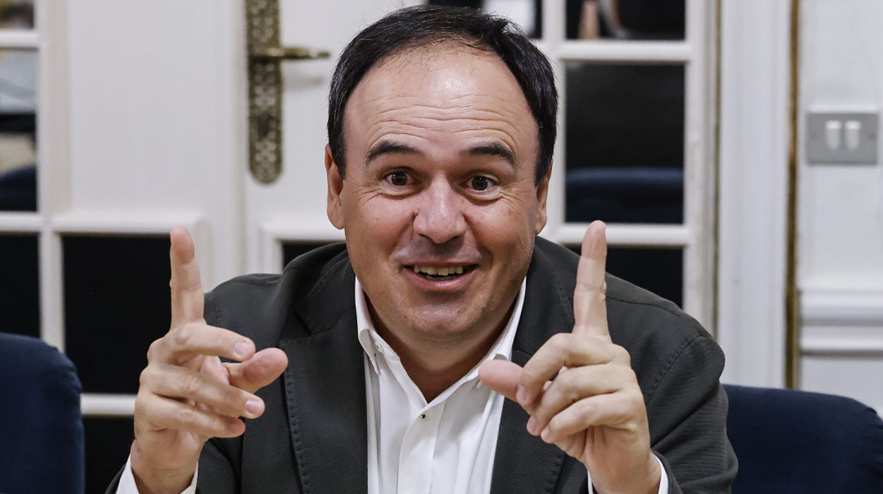 Pérez Llorca esconde su dependencia con Vox. EP.