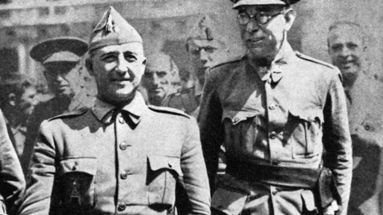 Francisco Franco y Emilio Mola Vidal. Archivo.