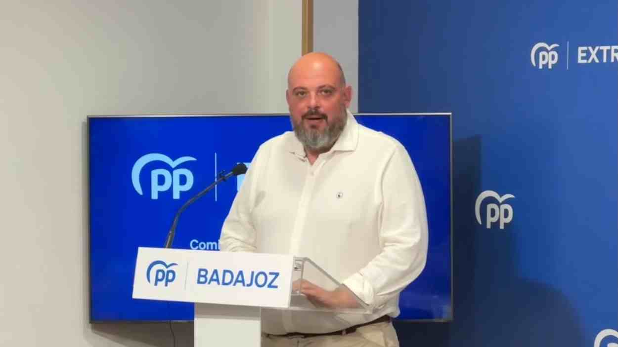 Malestar en el PP por el número tres de Badajoz, Manuel Naharro. EP