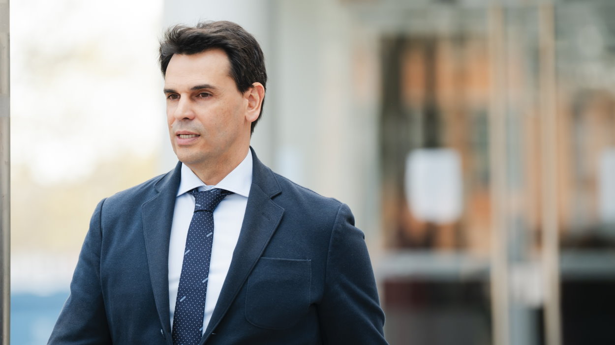 Dudas y reacciones tras la compra del ático por parte del novio de Ayuso. EP.