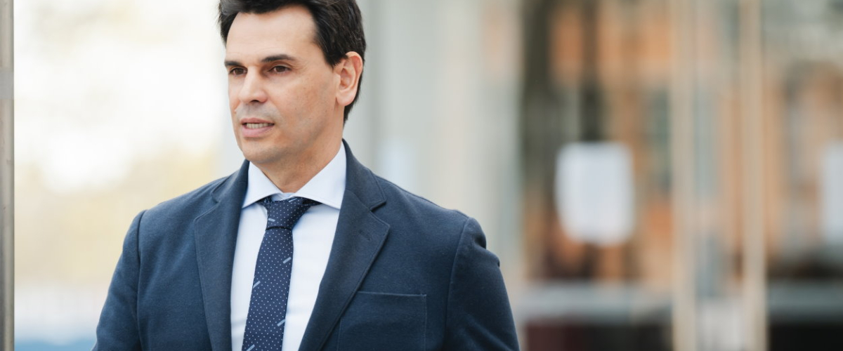 Dudas y reacciones tras la compra del ático por parte del novio de Ayuso: «Regularizando, que es gerundio»