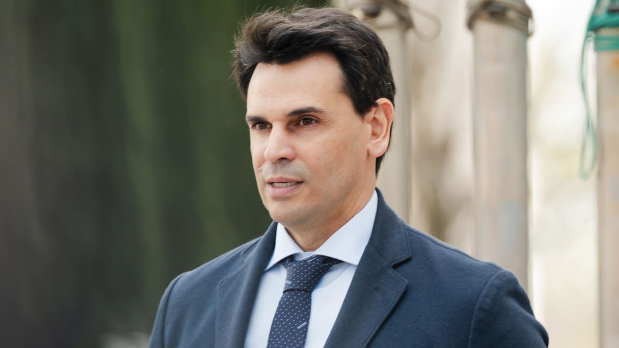 La pareja de la presidenta de la Comunidad de Madrid, Alberto González Amador, a su salida de los Juzgados de Plaza de Castilla. EP.