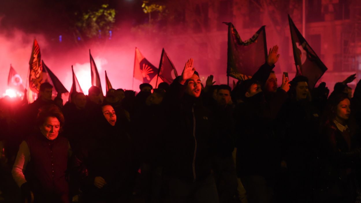 Manifestación de Falange por el 20 N en Ferraz con amenazas a Sánchez y al PSOE. EP. 