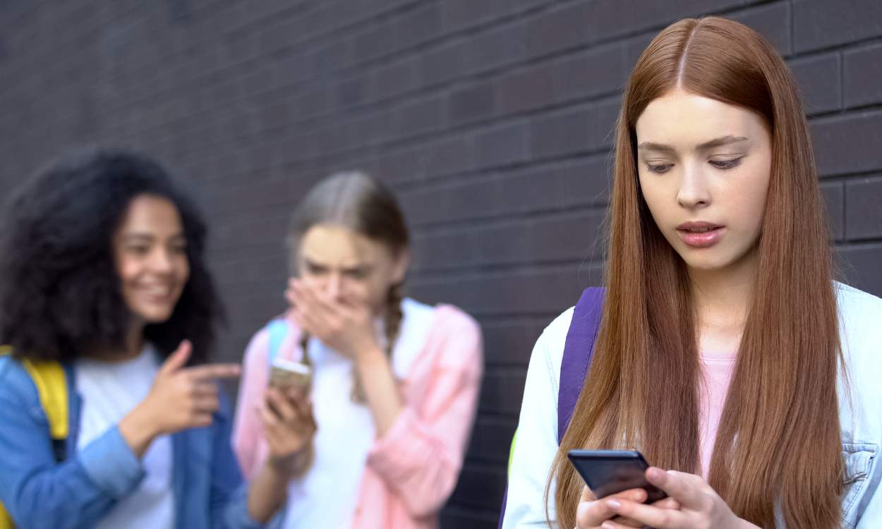 Día internacional de la Eliminación de la violencia contra la Mujer: el reto del abuso online