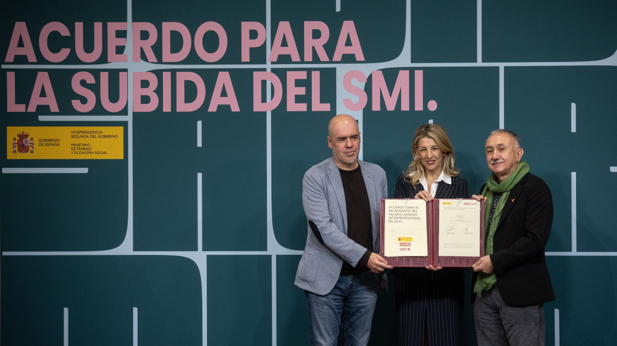 UGT y CCOO reclaman subir el SMI a 1.273 euros (+7,5%) para que tribute IRPF por primera vez. EP.