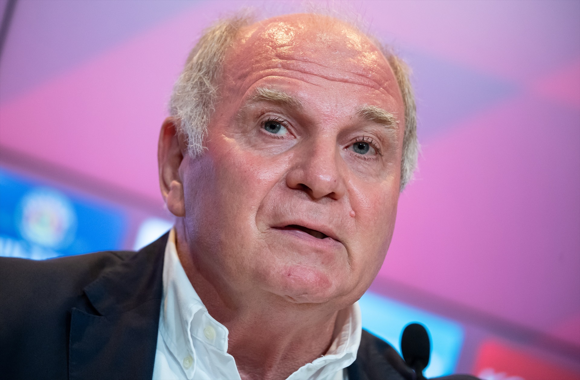 Hoeness en rueda de prensa| EP