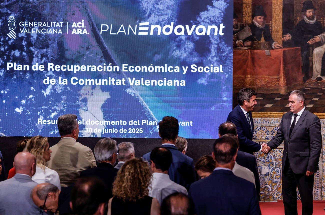 Carlos Mazón y Francisco José Gan Pampols durante el acto de presentación del Plan Endavant. (Foto: EP)