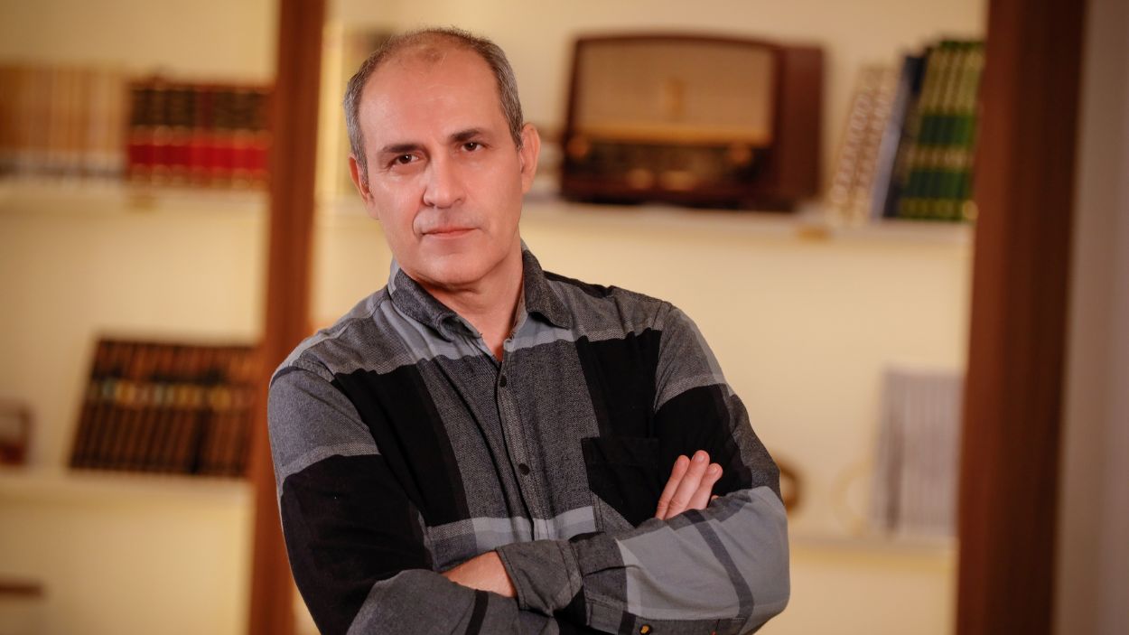 El periodista Bruno Cardeñosa, autor de 'El IV Reich' (Foto: Javier Ocaña / Planeta)