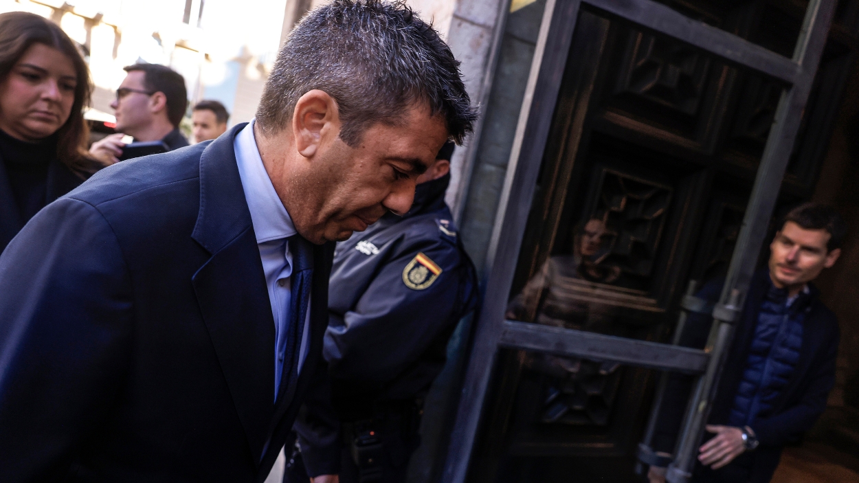 Carlos Mazón entrando en el Palau. EP