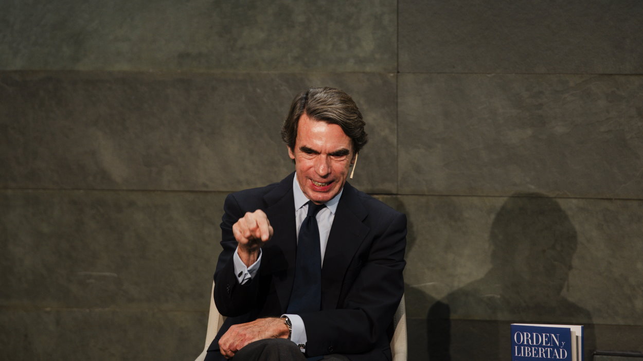 Aznar se niega a condenar el franquismo que enriqueció y elevó a su familia. EP.