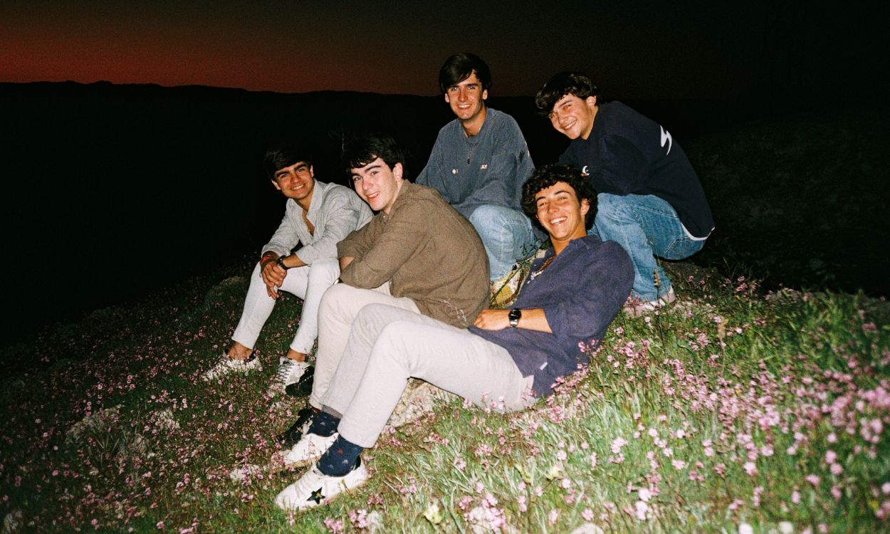 Jacobo Lois, Pablo Medina, Lorenzo Marquina,  Borja Carrera y Nacho Gómez forman Avenida.