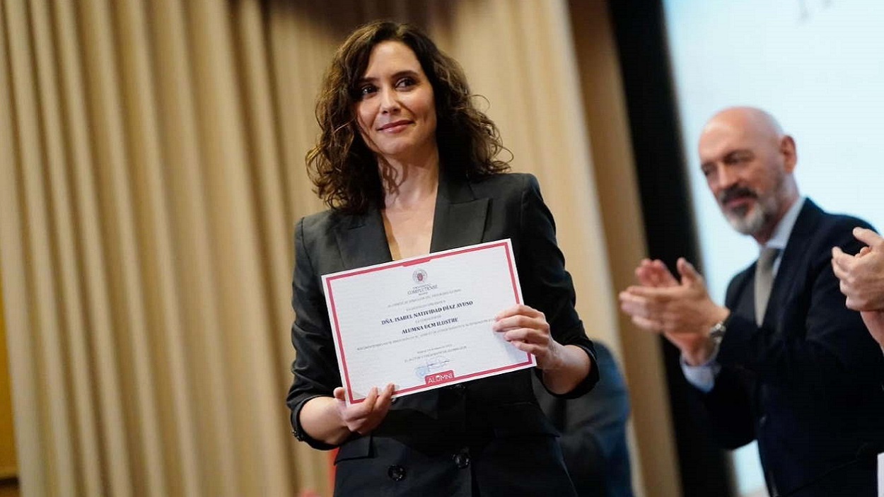 La presidenta de Madrid, Isabel Díaz Ayuso, en le UCM