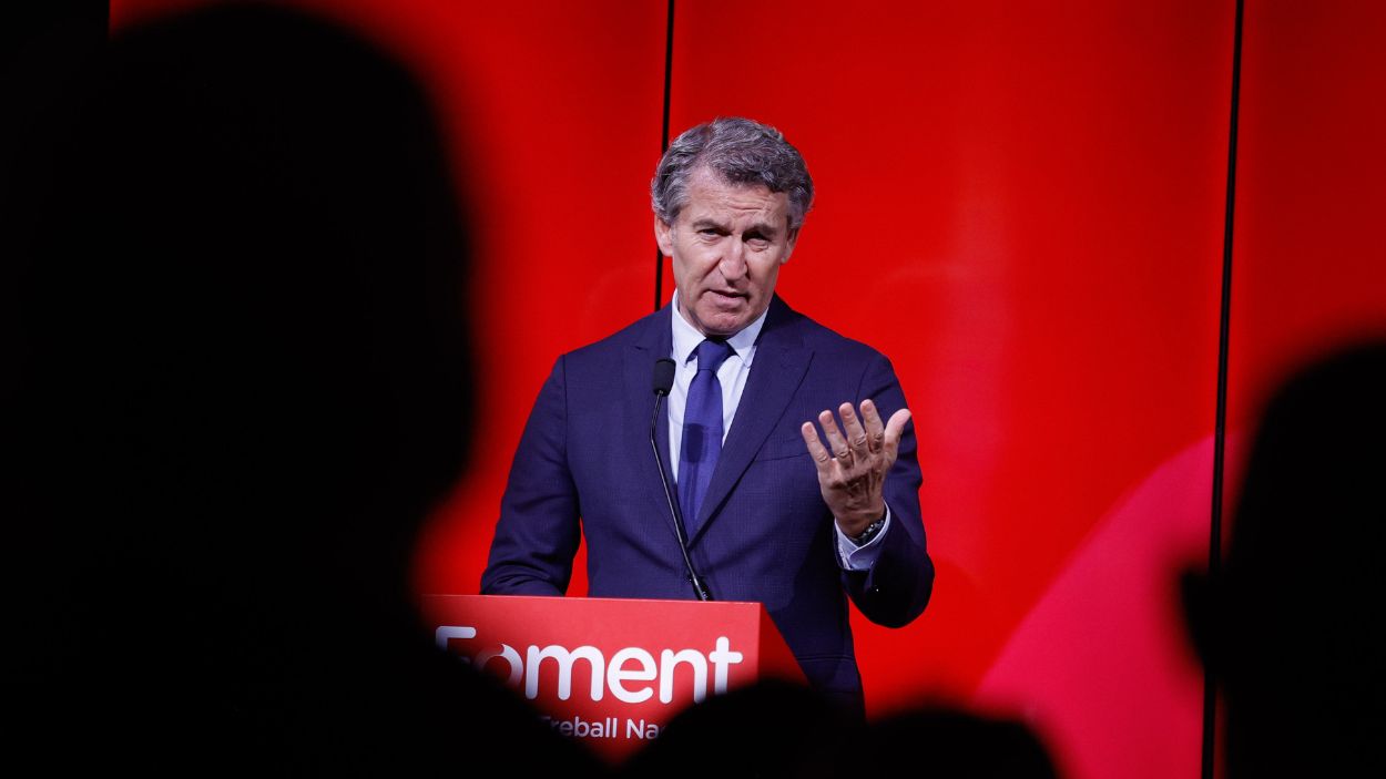 El presidente del PP, Alberto Núñez Feijóo, en un acto del Foment de Treball con la patronal catalana. EP.