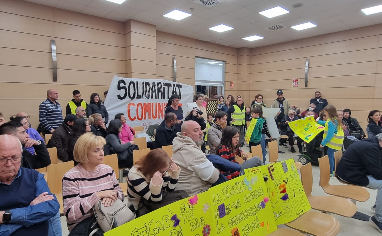 Protesta del Kolectivo Jóvenes del Parke en el Ayuntamiento de Alfafar. (Foto: Kolectivo Jóvenes del Parque)