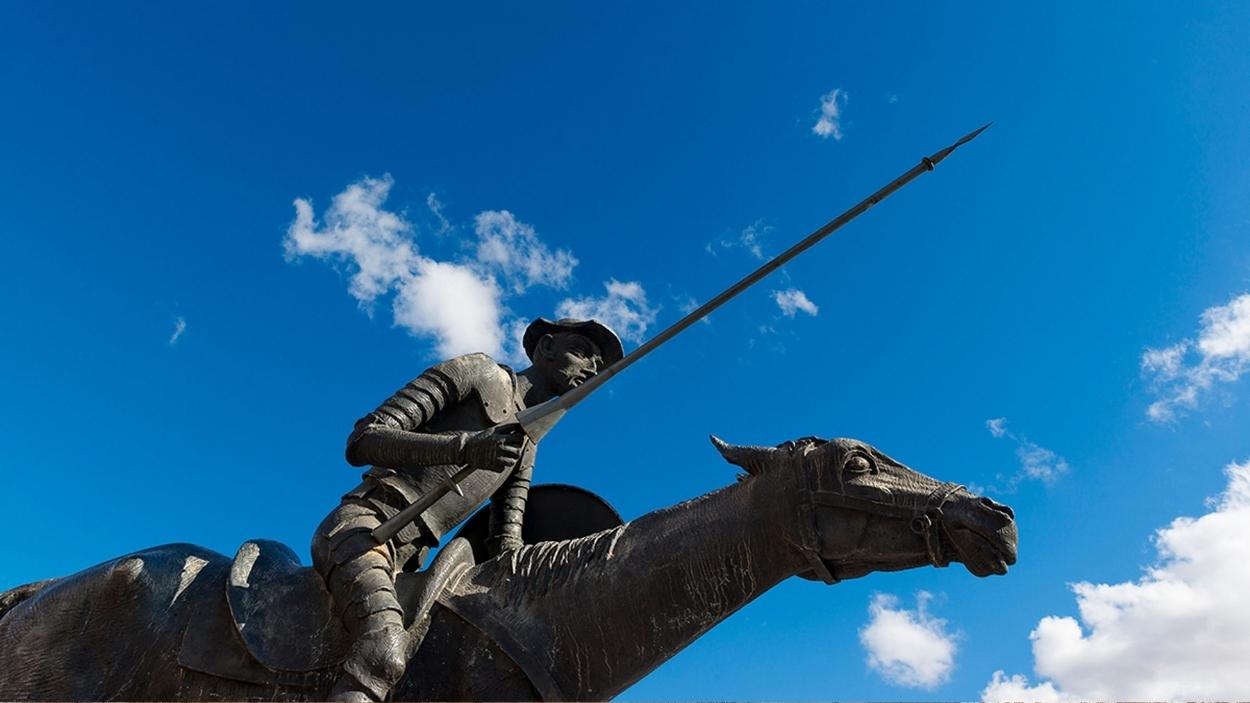 Estatua del Quijote ubicada en Alcázar de San Juan, Ciudad Real.
