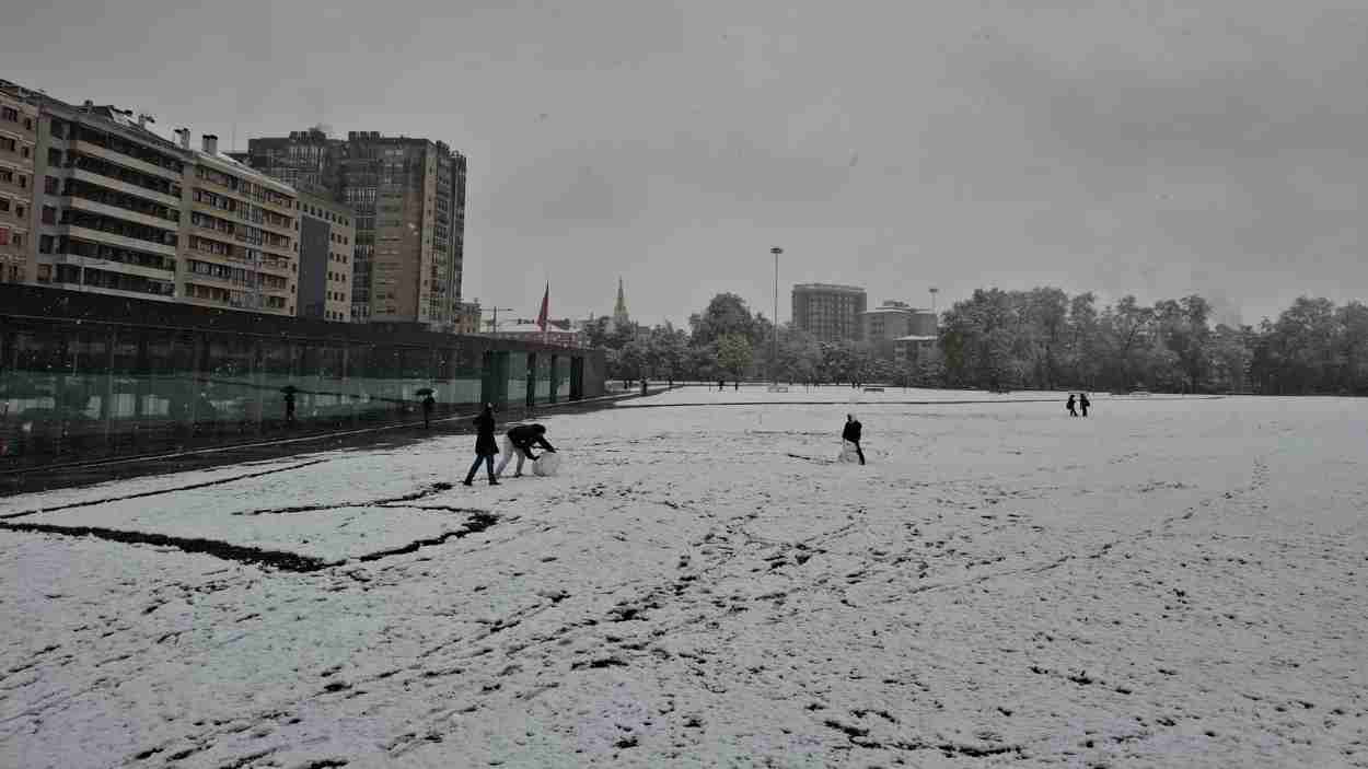 Nieve en la Vuelta del Castillo, Pamplona. Europa Press.