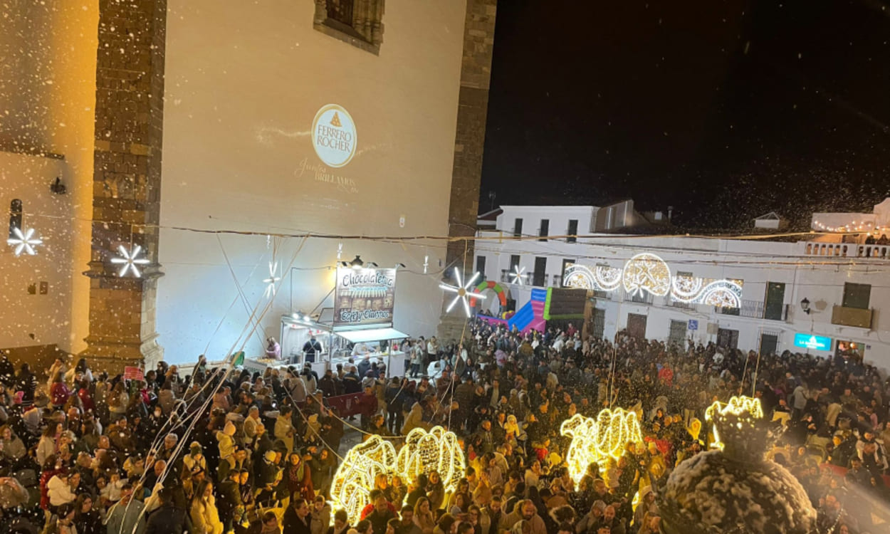 La esperada inauguración del alumbrado navideño de Fuente del Mestre (Foto: Ayuntamiento de Fuente del Maestre) 