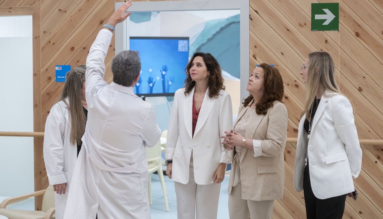 La presidenta de Madrid, Isabel Díaz Ayuso, y la consejera de Sanidad, Fátima Matute. EP/Archivo.