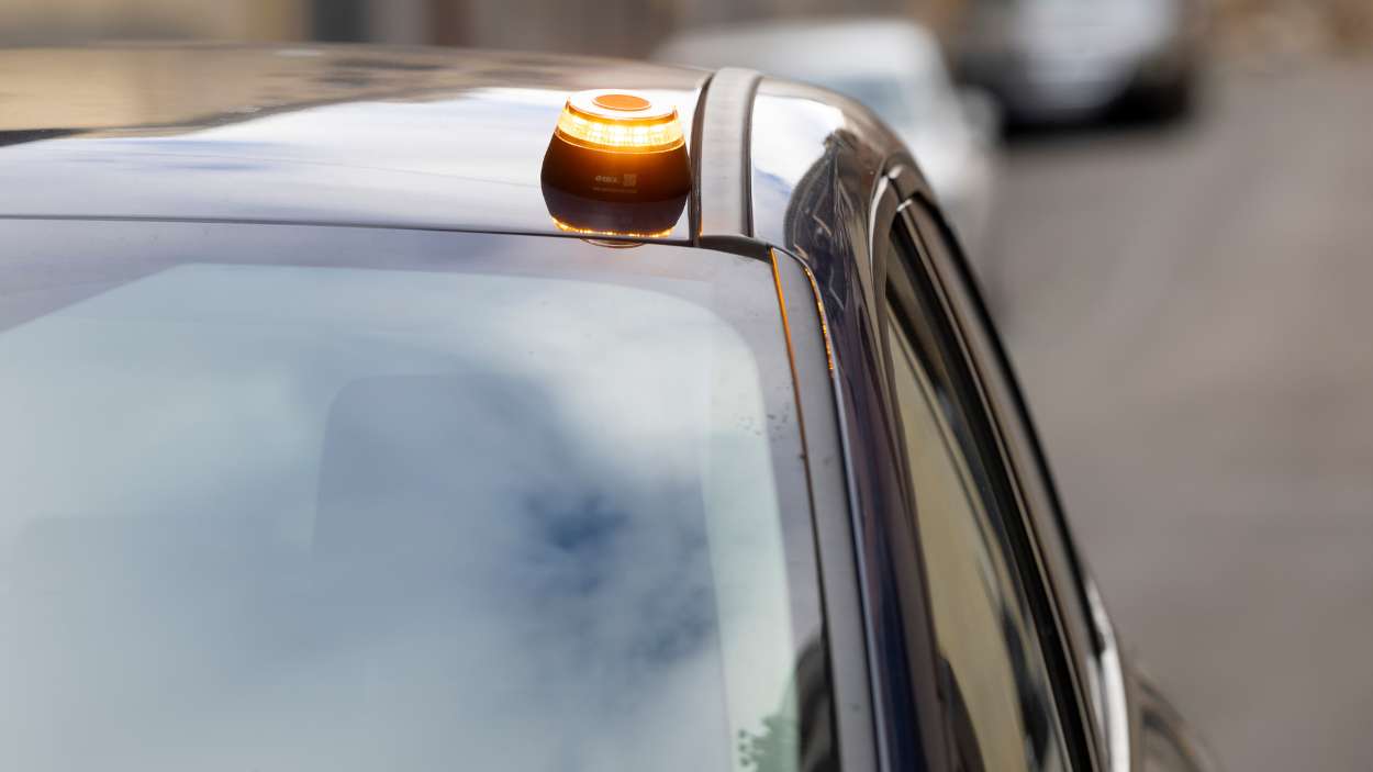 Obligatoriedad de la baliza V16 a partir del 1 de enero de 2026. EP