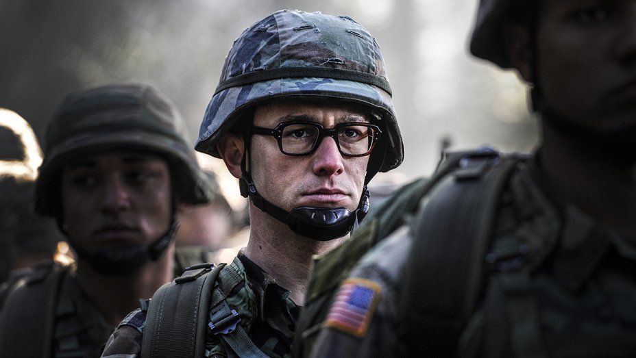 Oliver Stone aplaude con matices a 'Snowden'