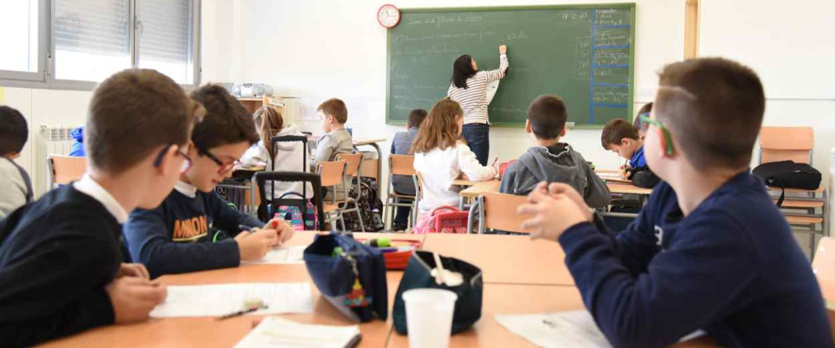 Los docentes de Castilla-La Mancha, entre los mejor pagados de España frente al retroceso en las autonomías del PP