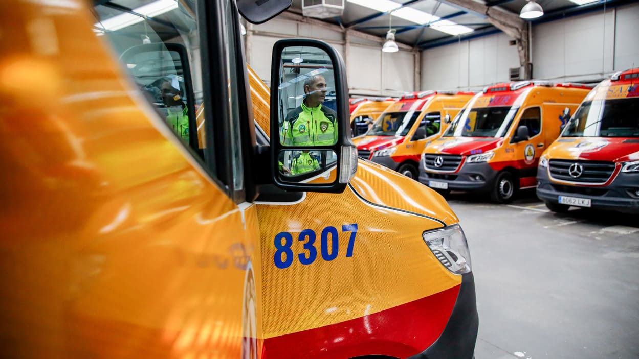Ambulancias en la Base 0 de SAMUR - Protección Civil. EP.