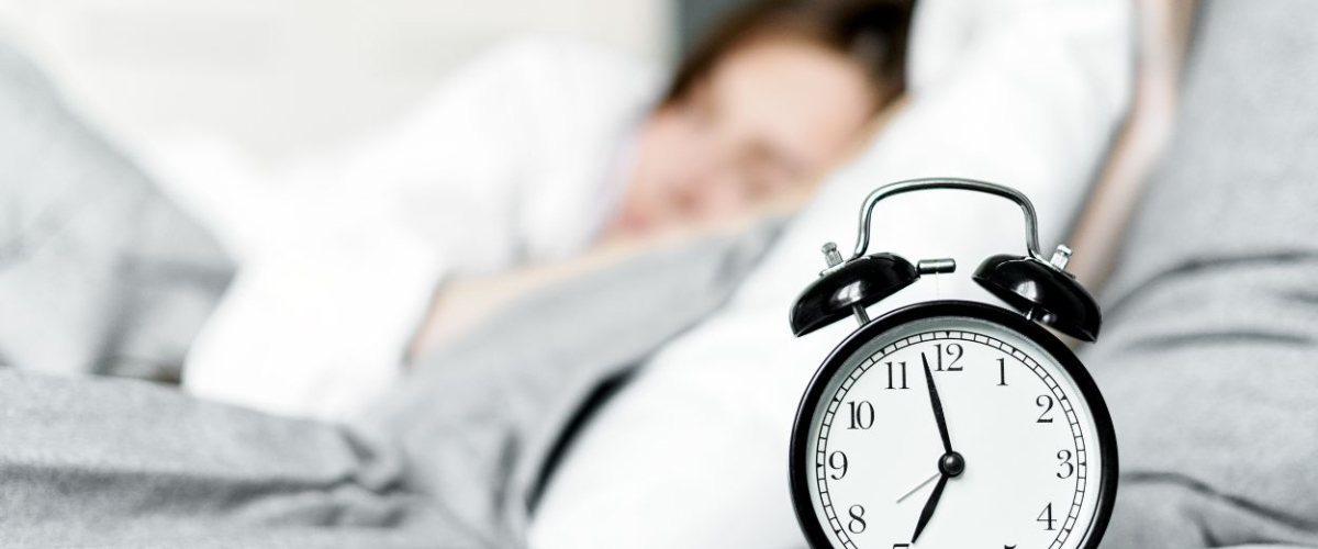 ¿Duermes menos de 6 horas? Así afecta tu descanso a cuerpo y mente