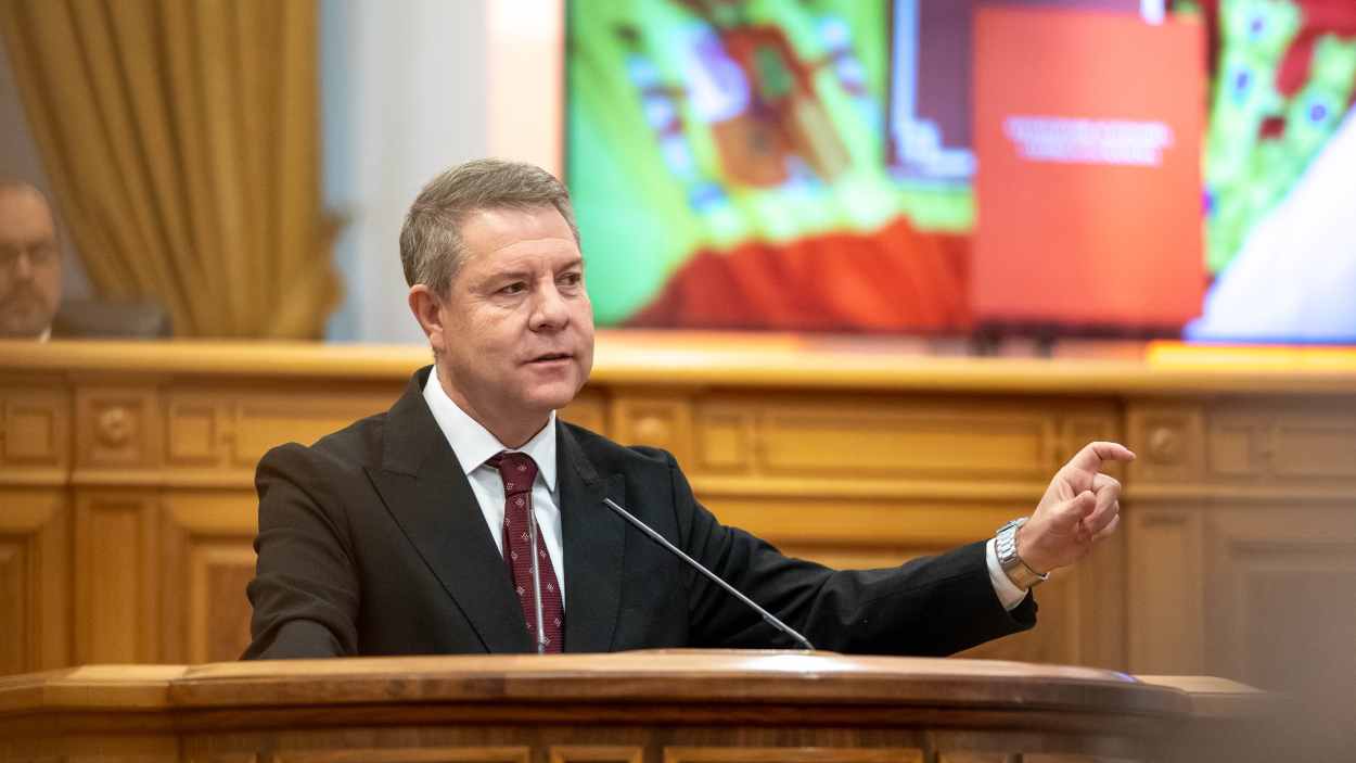 El presidente de Castilla-La Mancha, Emiliano García-Page, en el Día de la Constitución celebrado en las Cortes regionales. JCCM.