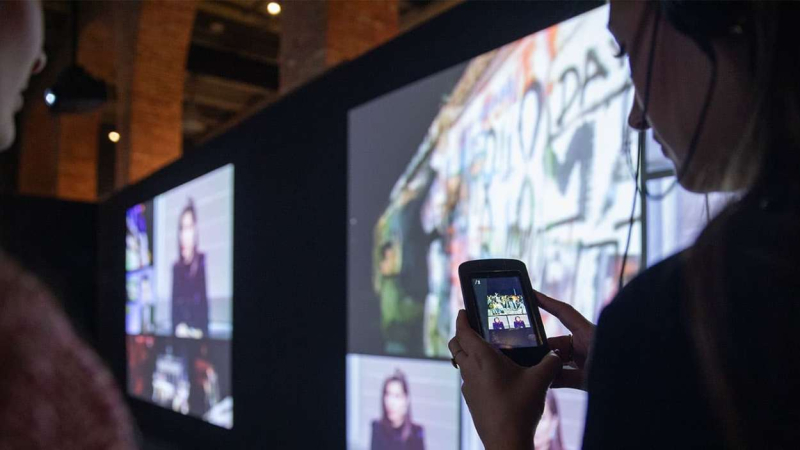 La exposición 'El Muro de Berlín: Un mundo dividido' recala en Barcelona